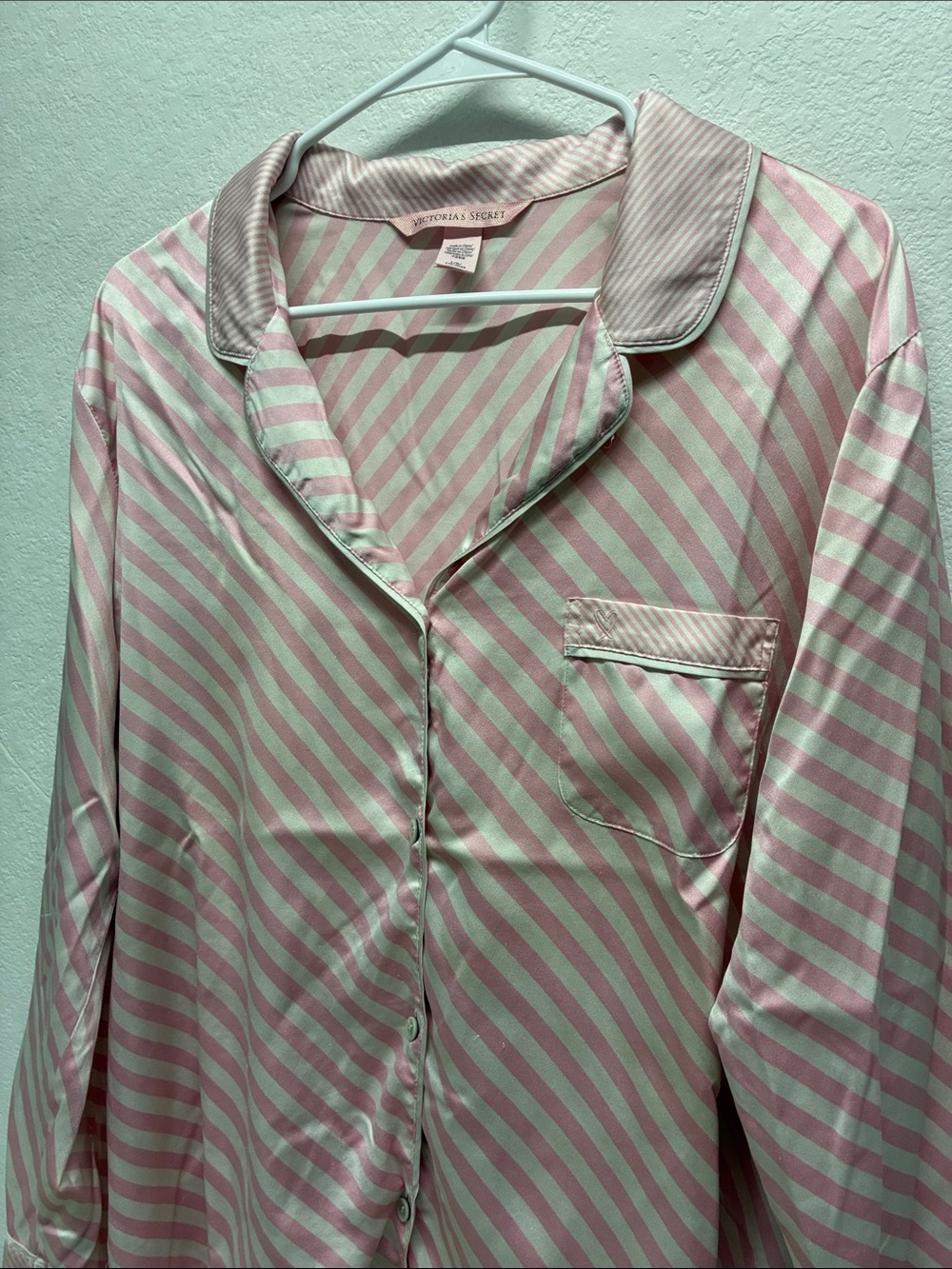 Victoria's Secret Pink And White Diagonal Stripe Long Sleeve Pajama Top - Picture 2 of 7